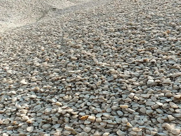 High hardness quartz chips raw material for engineered terrazzo slab production