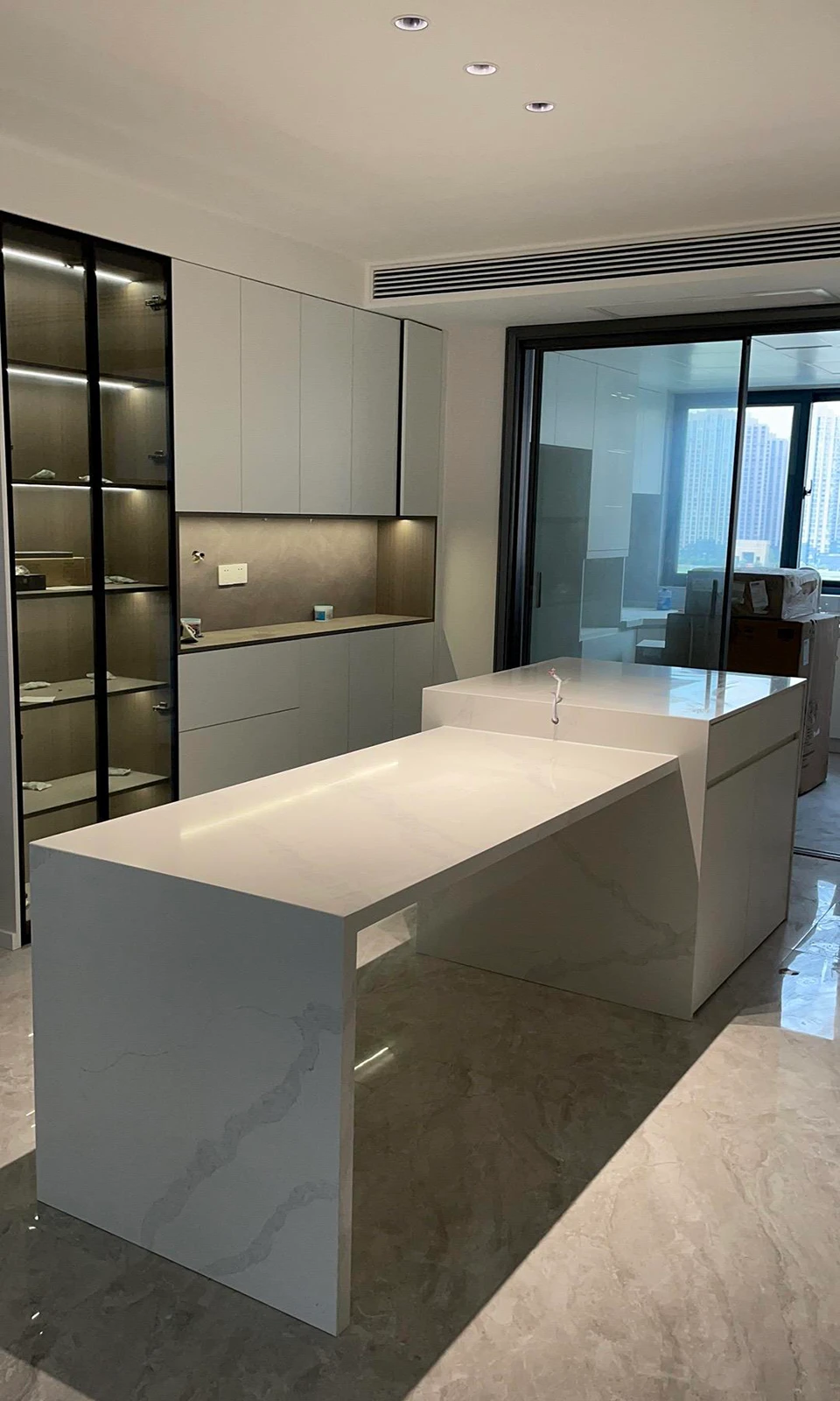 Printed quartz slab countertops for retail shop checkout counters and commercial interior decoration